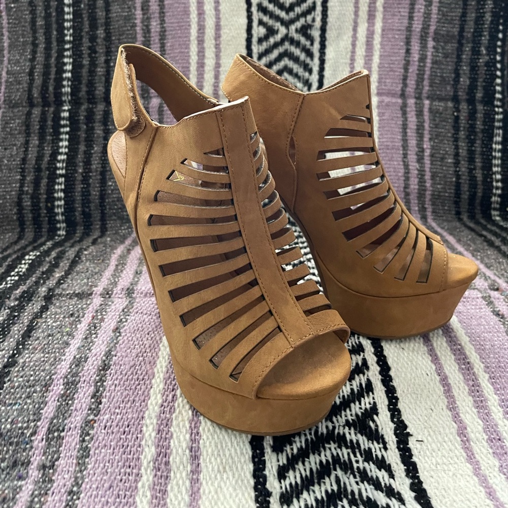 Speed Limit 98 7 Platform Sandals